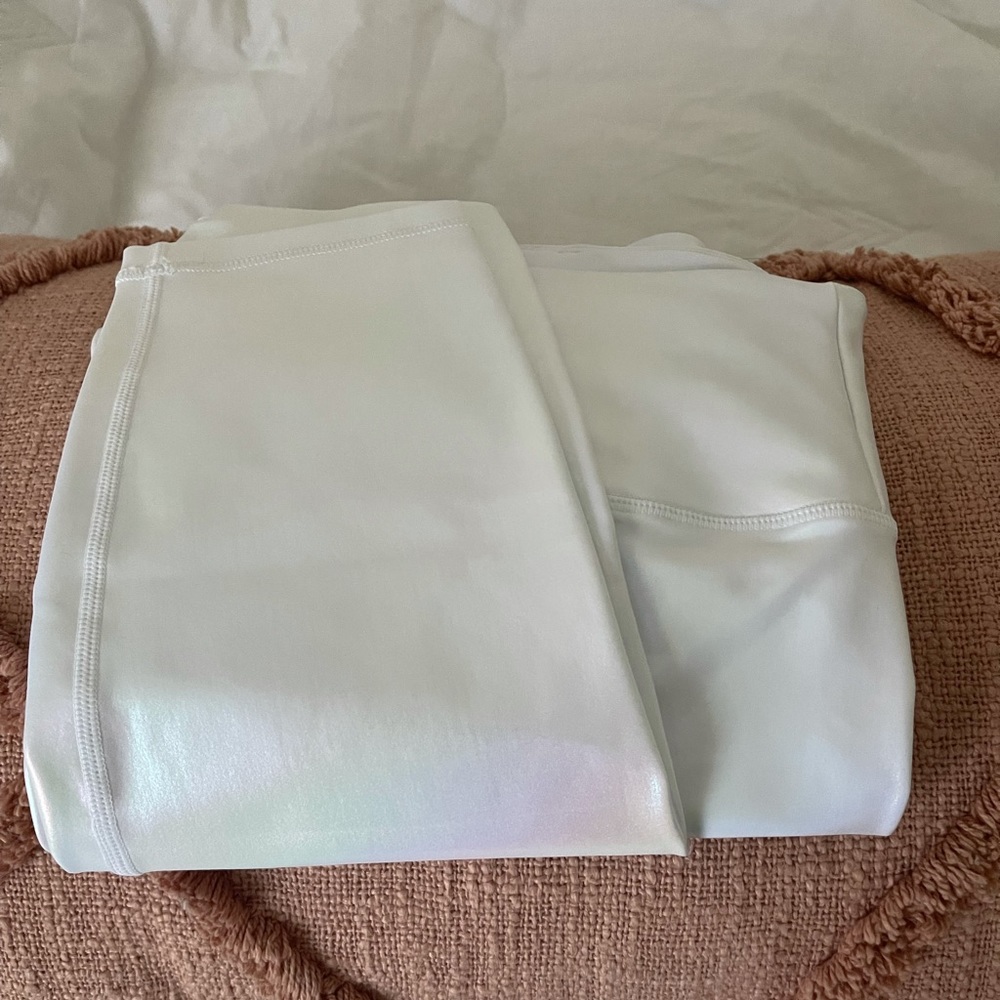 Zyia NWOT Size 8-10 White Unicorn Luxe